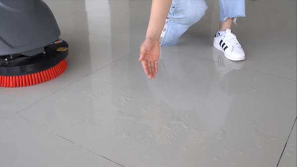 全自動洗地機吸水不干凈 全自動洗地機吸水不干凈