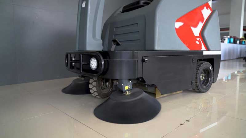 環衛路面清掃車選擇要看重哪幾點選擇