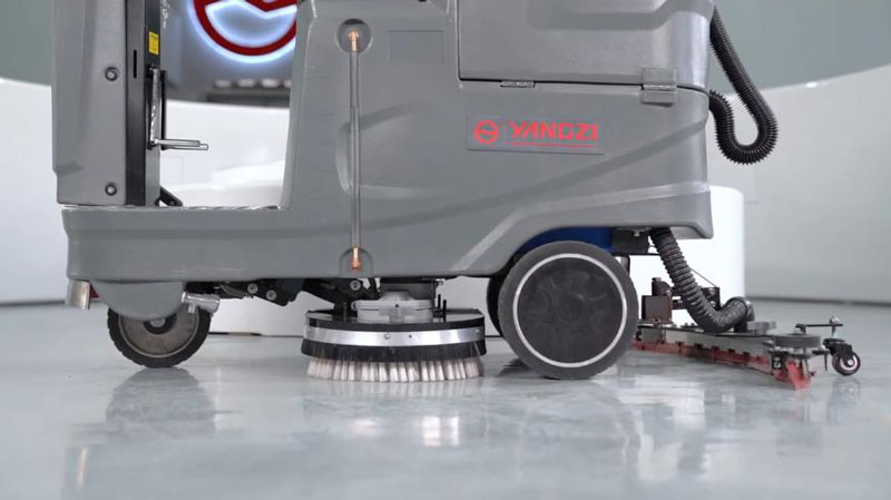 工業(yè)洗地機(jī)是掃洗拖吸一體的好還是分開(kāi)的好一些 工業(yè)洗地機(jī)是掃洗拖吸一體的好還是分開(kāi)的好一些