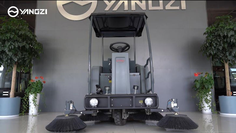 駕駛式掃地機–購買時應(yīng)牢記的事項