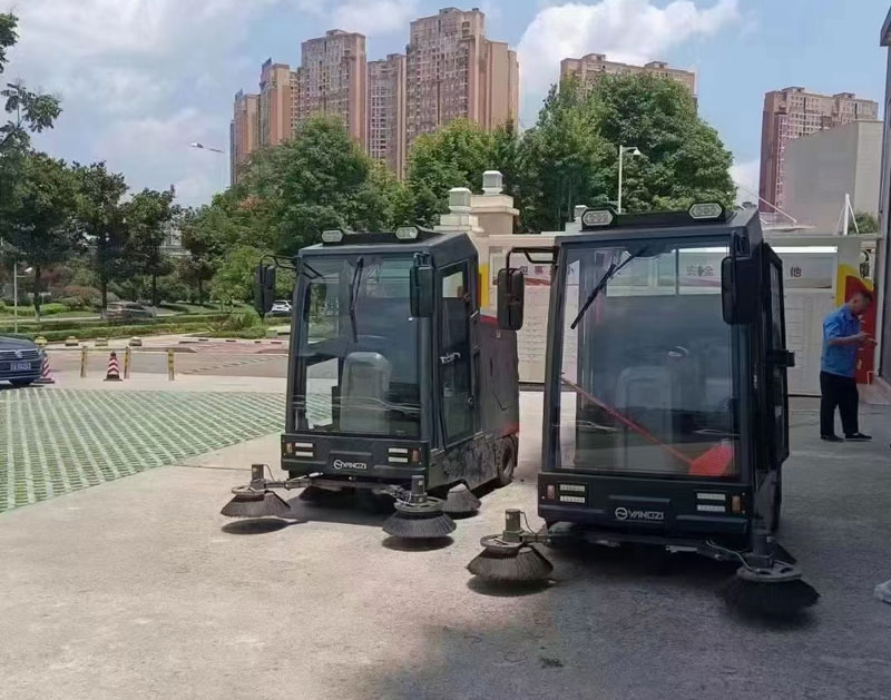 為什么越來越多的工廠選擇工業掃地機 為什么越來越多的工廠選擇工業掃地機