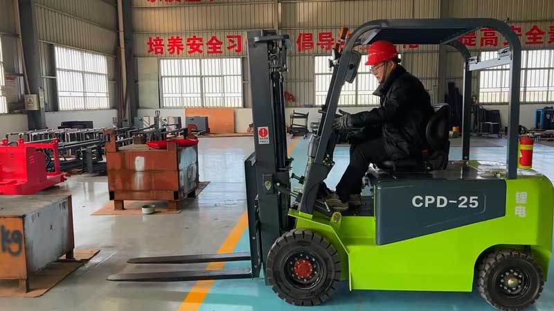 揭穿電動叉車神話! 揭穿電動叉車神話!