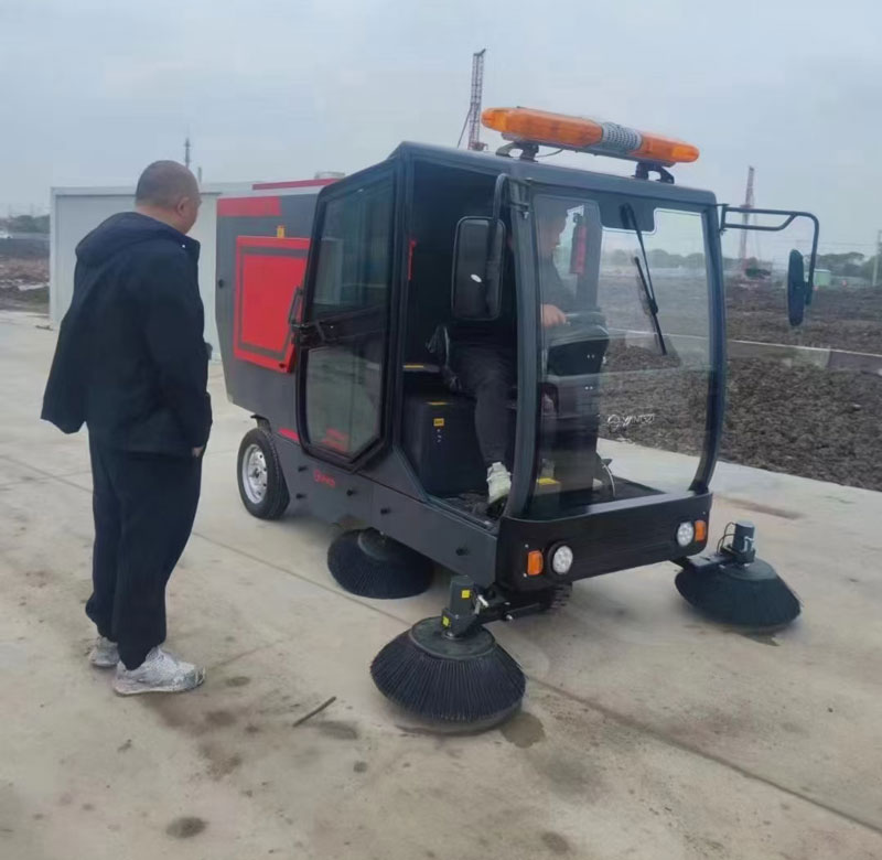 車(chē)間清潔掃地車(chē)的工作效率怎么樣？能續(xù)航多久?