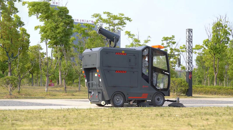 道路清掃車比人工清掃更簡單更省力 道路清掃車比人工清掃更簡單更省力