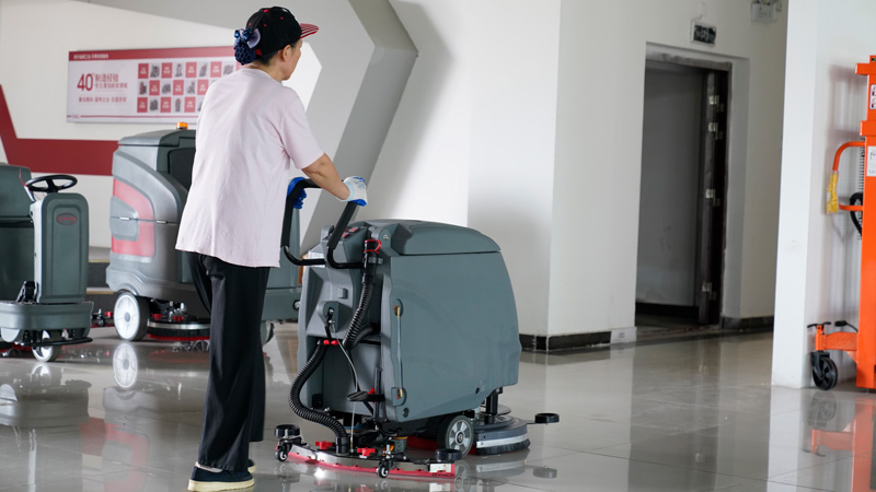 地板清潔變得簡單 - 手推式洗地機(jī) 地板清潔變得簡單 - 手推式洗地機(jī)