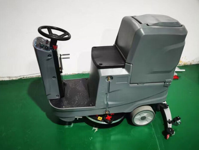 使用工業(yè)洗地機的最佳操作 使用工業(yè)洗地機的最佳操作